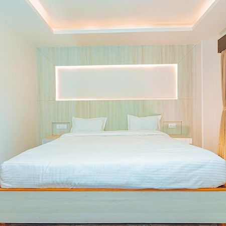 Poms Penthouse Apartment Pokhara Bagian luar foto