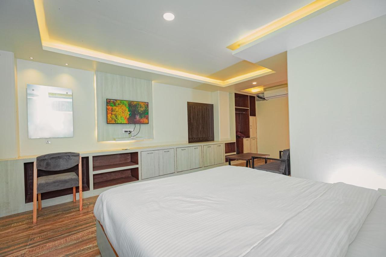 Poms Penthouse Apartment Pokhara Bagian luar foto