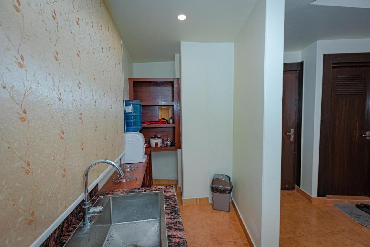 Poms Penthouse Apartment Pokhara Bagian luar foto